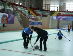 Curling'te sıra finalde